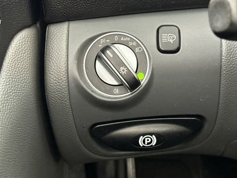 Used 2005 Mercedes-Benz SL 500 image 28