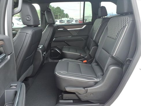 New 2026 GMC Acadia Denali w/ Super Cruise Package image 13