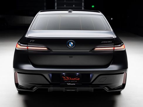 Used 2023 BMW i7 xDrive60 AWD/4WD image 25
