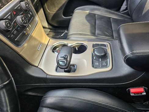 Used 2014 Jeep Grand Cherokee Limited w/ Luxury Group II AWD/4WD image 29