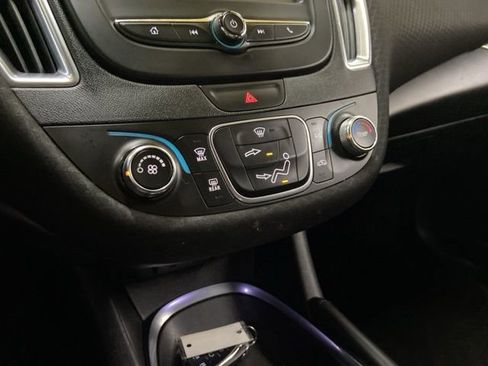 Used 2018 Chevrolet Malibu LT image 37
