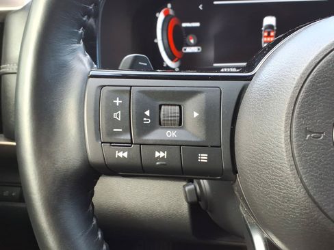 Used 2023 Nissan Pathfinder Platinum AWD/4WD image 15
