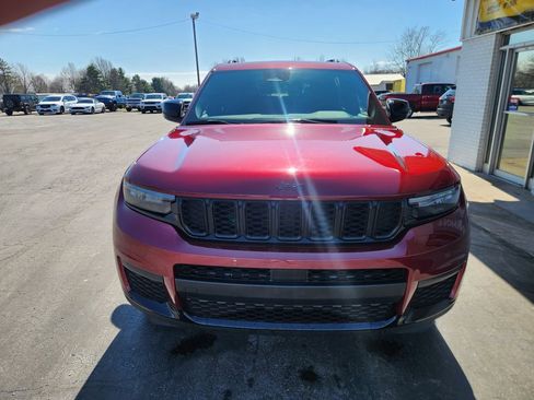 Used 2024 Jeep Grand Cherokee L Altitude AWD/4WD image 9