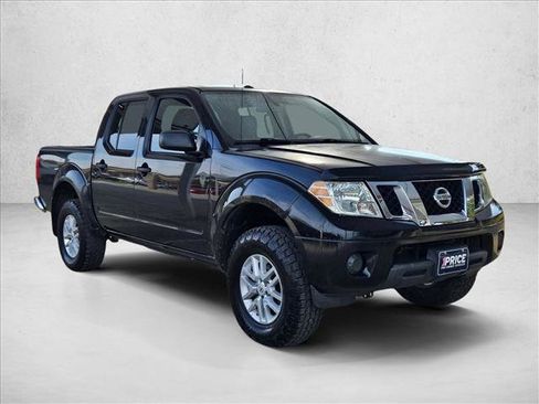 Used 2017 Nissan Frontier SV image 3