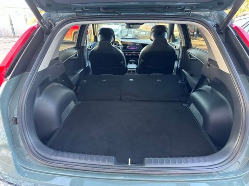 Used 2023 Kia Niro SX Touring image 35