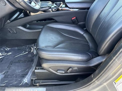 Used 2022 Lincoln Nautilus Reserve w/ Equipment Group 201A image 11