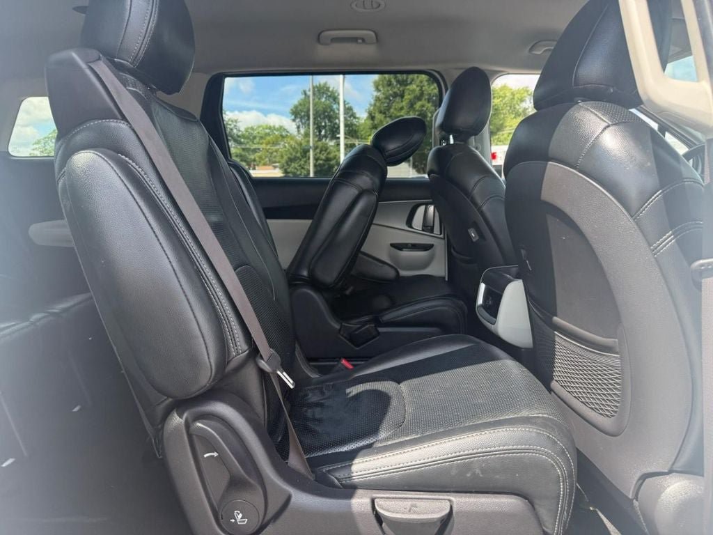 Used 2022 Kia Carnival LX FWD image 10