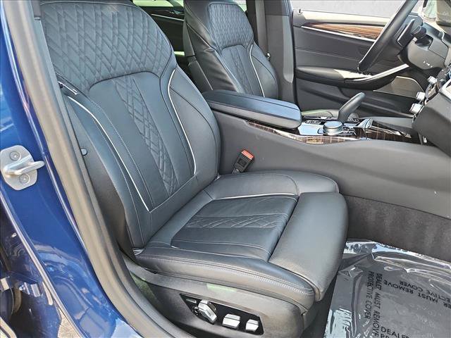 Used 2021 BMW 530e w/ Premium Package RWD image 21