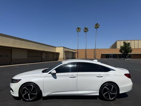 Used 2020 Honda Accord Sport image 4