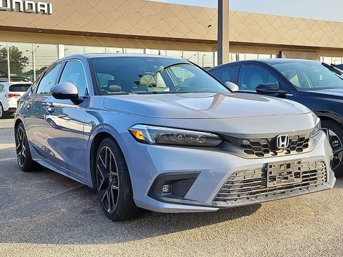 Used 2022 Honda Civic Sport Touring image 2