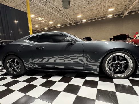 Used 2017 Chevrolet Camaro ZL1 image 17