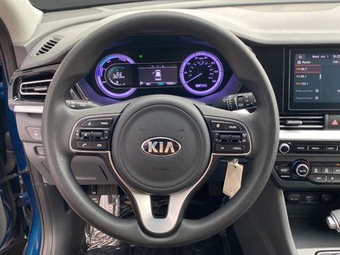 Used 2020 Kia Niro LX FWD image 16