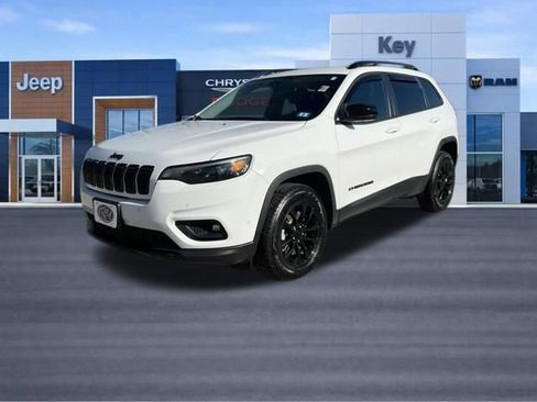 Used 2023 Jeep Cherokee Altitude Lux AWD/4WD image 2