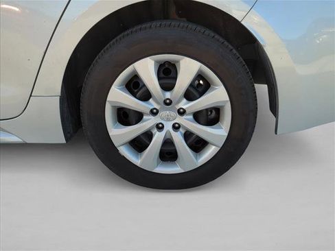 Certified 2025 Toyota Corolla LE image 6