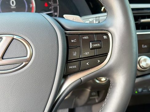 Used 2025 Lexus ES 350 w/ Premium Package FWD image 38