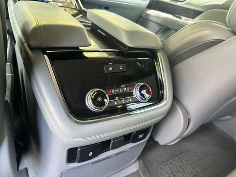 Used 2019 Lincoln Navigator L Reserve AWD/4WD image 23