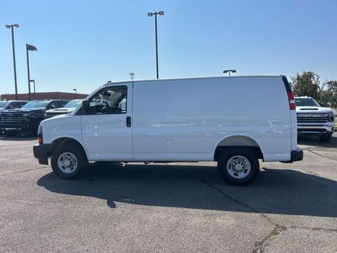 New 2025 Chevrolet Express 2500 image 6