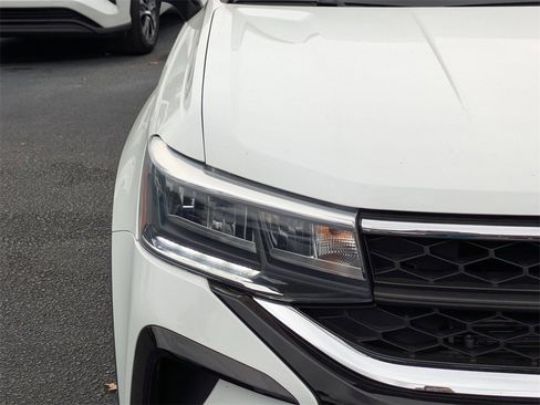 Used 2022 Volkswagen Taos S w/ IQ Drive S Package image 10