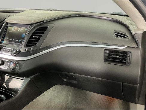 Used 2019 Chevrolet Impala LT FWD image 26