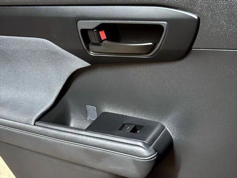 Certified 2023 Toyota Highlander LE image 20