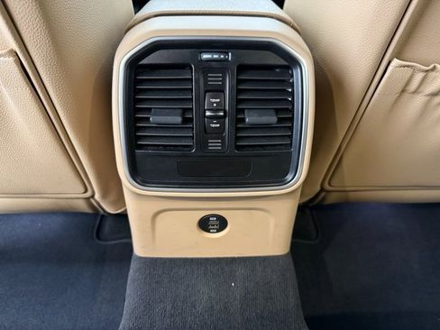 Used 2019 Porsche Macan Base image 33