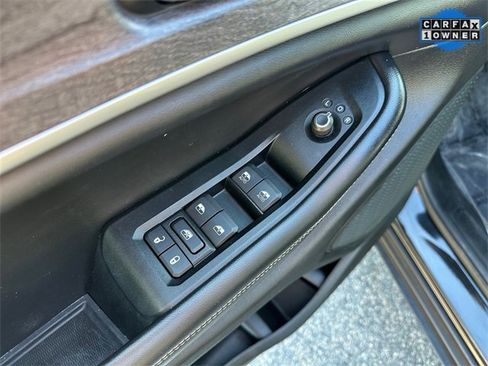 Used 2023 Jeep Grand Cherokee Limited image 19