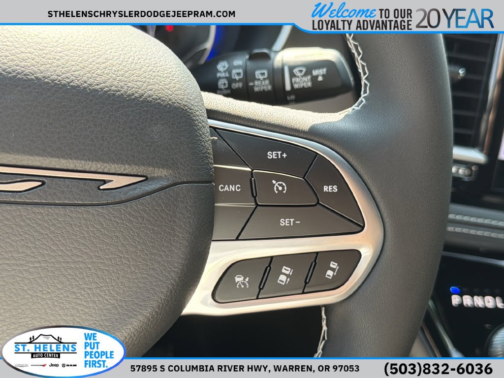 New 2027 Chrysler Pacifica Select w/ Family Tech Group AWD/4WD image 20