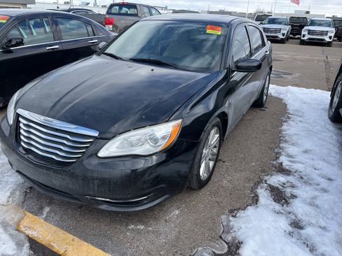 Used 2012 Chrysler 200 Touring image 2