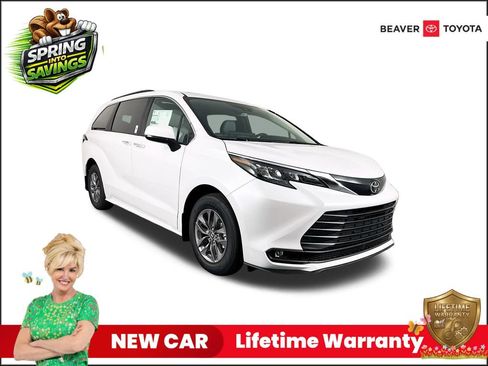 New 2026 Toyota Sienna XLE image 1