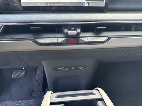 New 2026 Kia EV9 Land image 25