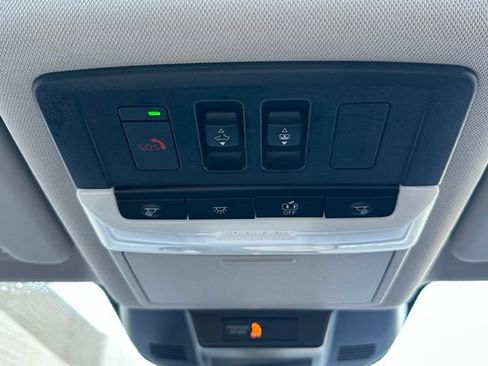 Used 2023 Nissan Rogue SV w/ SV Premium B Package AWD/4WD image 34