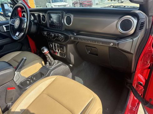 Used 2018 Jeep Wrangler Unlimited Rubicon w/ Uconnect 4C Nav & Sound Group AWD/4WD image 9