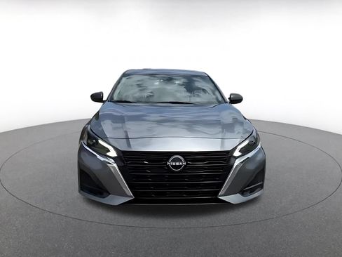 Used 2025 Nissan Altima 2.5 SV FWD image 4