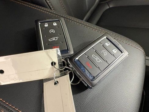 New 2026 Jeep Cherokee Limited image 28