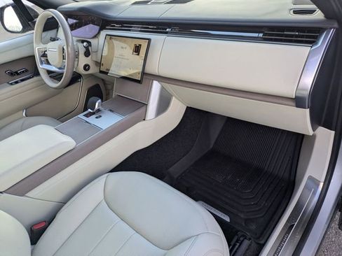 Used 2025 Land Rover Range Rover Long Wheelbase Autobiography image 19