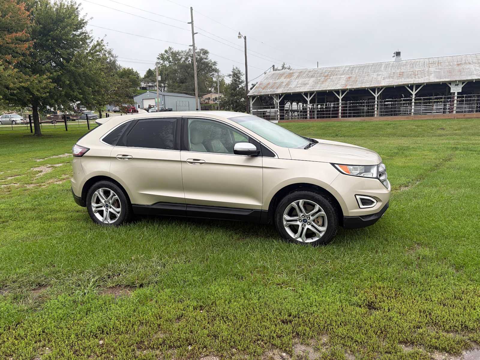 Used 2018 Ford Edge Titanium w/ Technology Package FWD image 5