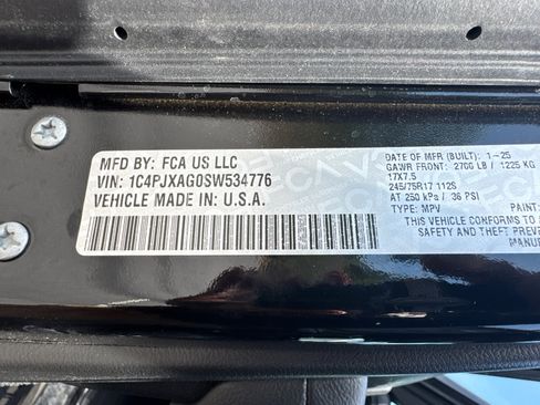 Used 2025 Jeep Wrangler Sport AWD/4WD image 31