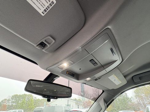 Used 2019 Chevrolet Silverado 1500 LT image 38