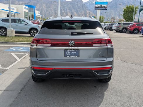 Certified 2025 Volkswagen Atlas Cross Sport SE AWD/4WD image 7