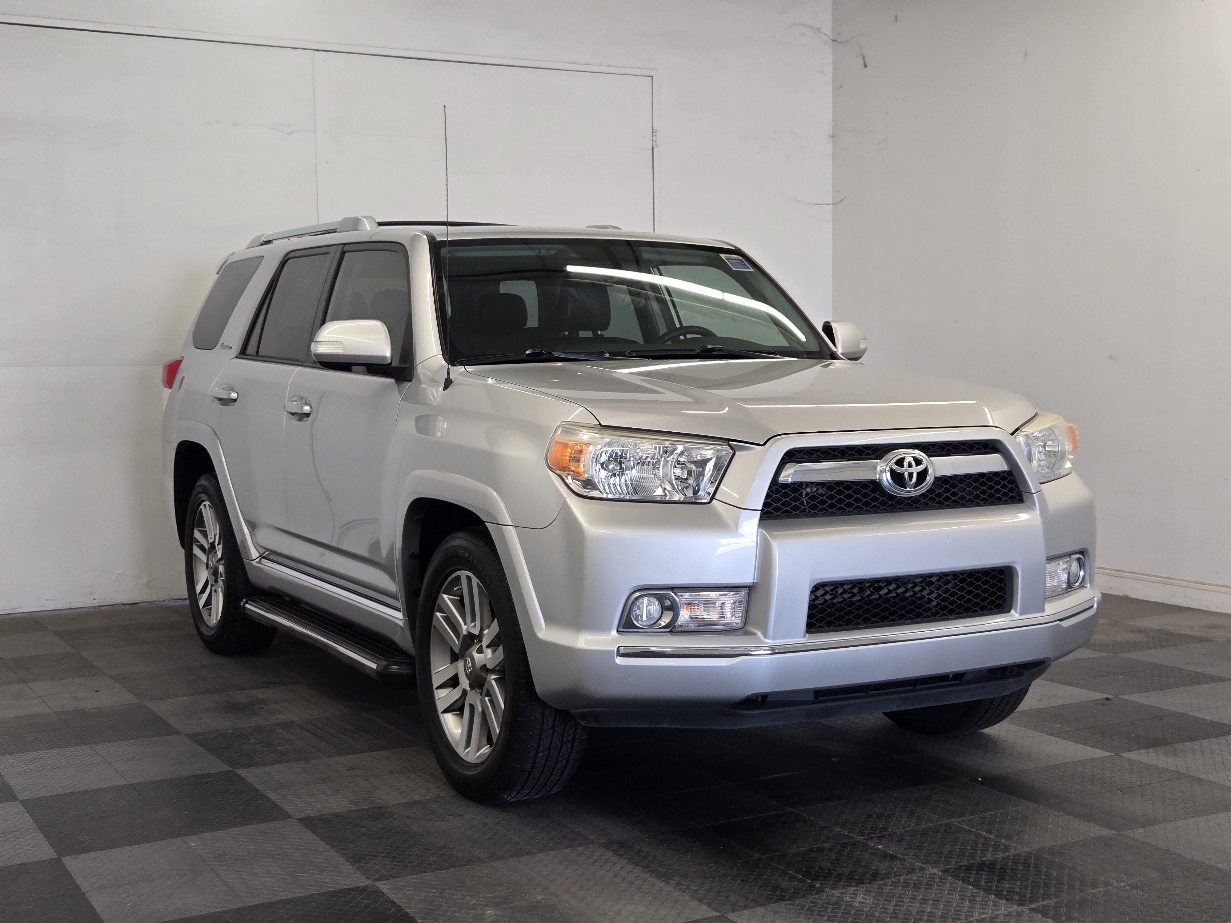 Used 2012 Toyota 4Runner Limited RWD image 2