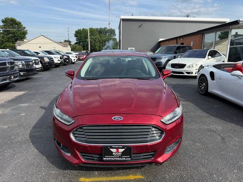 Used 2013 Ford Fusion SE FWD image 2