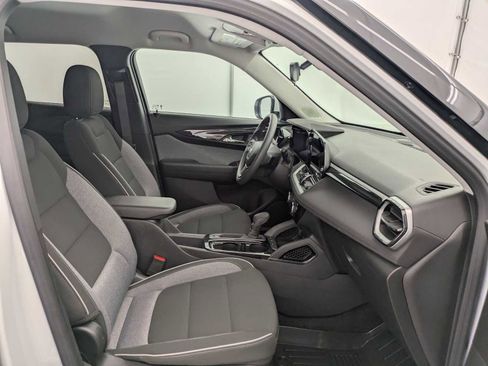 Used 2024 Chevrolet TrailBlazer LT w/ Driver Confidence Package FWD image 22