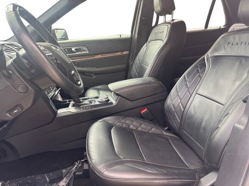 Used 2019 Ford Explorer Platinum image 9
