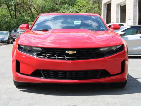 Used 2022 Chevrolet Camaro LT RWD image 3