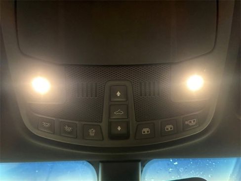 Used 2017 Lincoln Continental Reserve w/ Luxury Package image 22