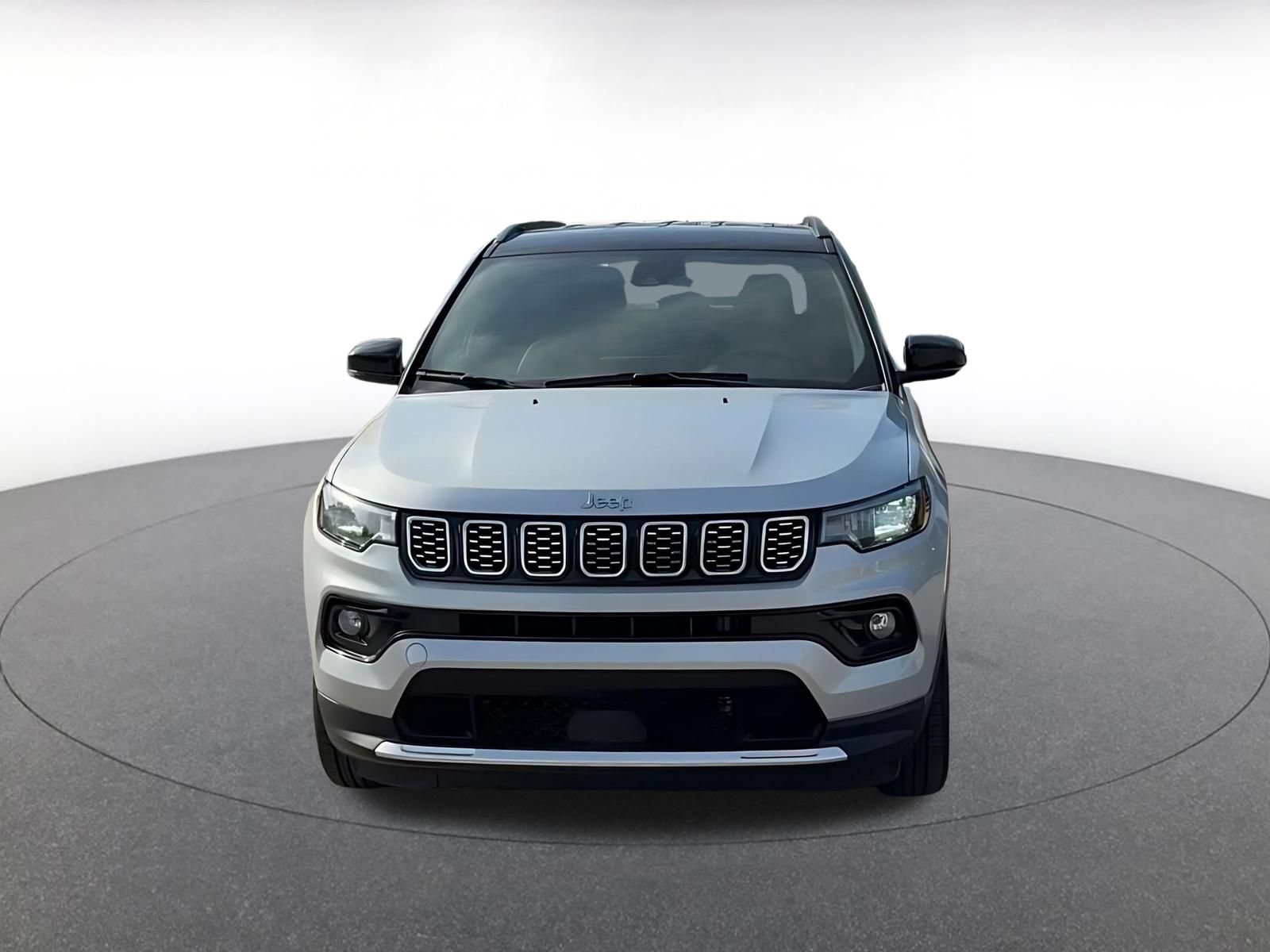 Used 2025 Jeep Compass Limited AWD/4WD image 4
