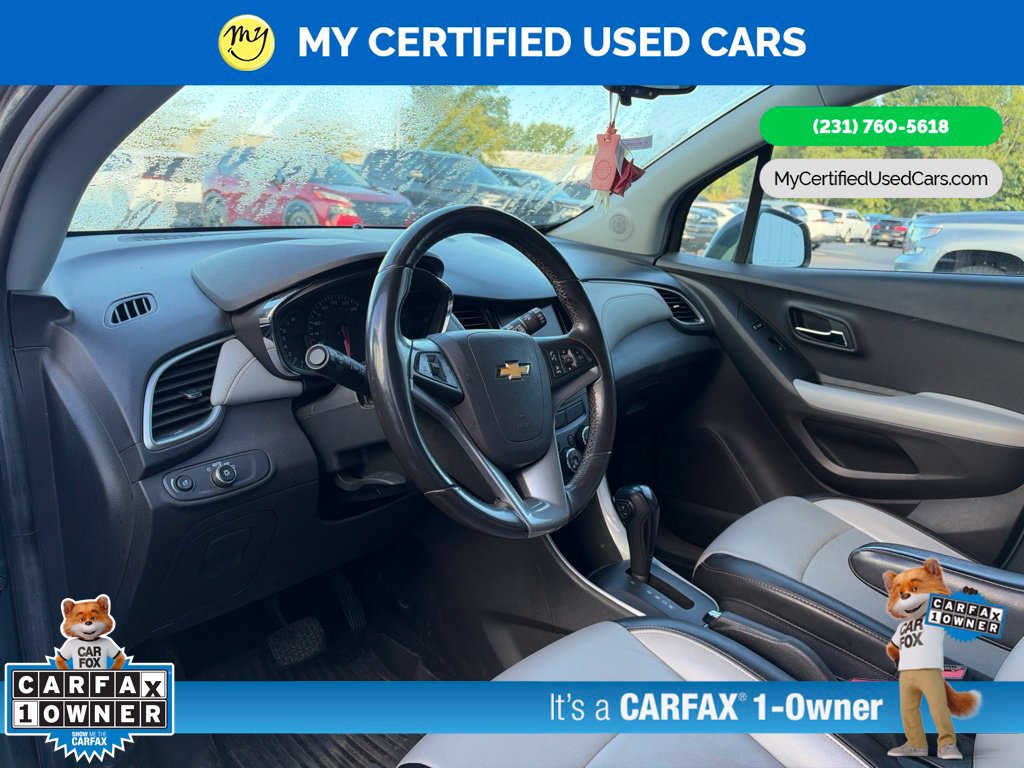 Used 2021 Chevrolet Trax LT w/ Premium Seat Package AWD/4WD image 15