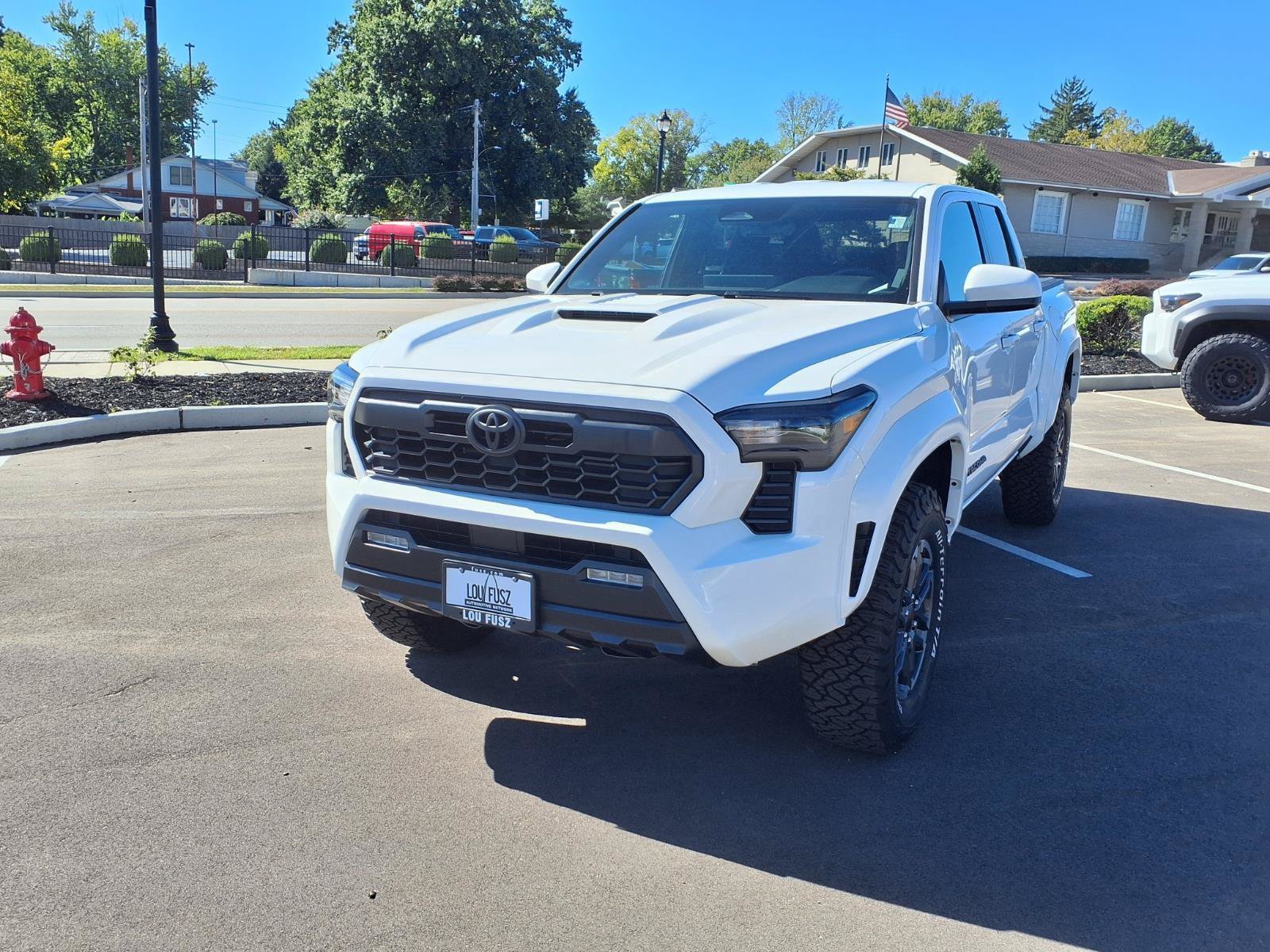 Used 2024 Toyota Tacoma TRD Sport AWD/4WD image 28