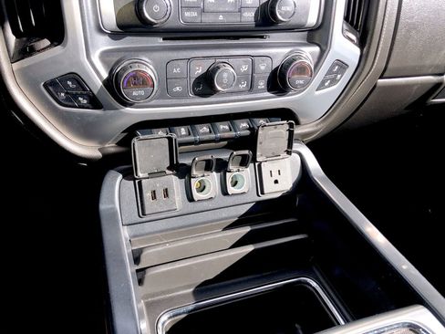 Used 2018 GMC Sierra 1500 SLT image 22