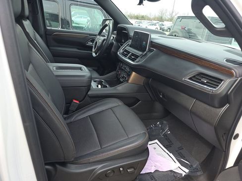 Used 2023 Chevrolet Tahoe High Country AWD/4WD image 3